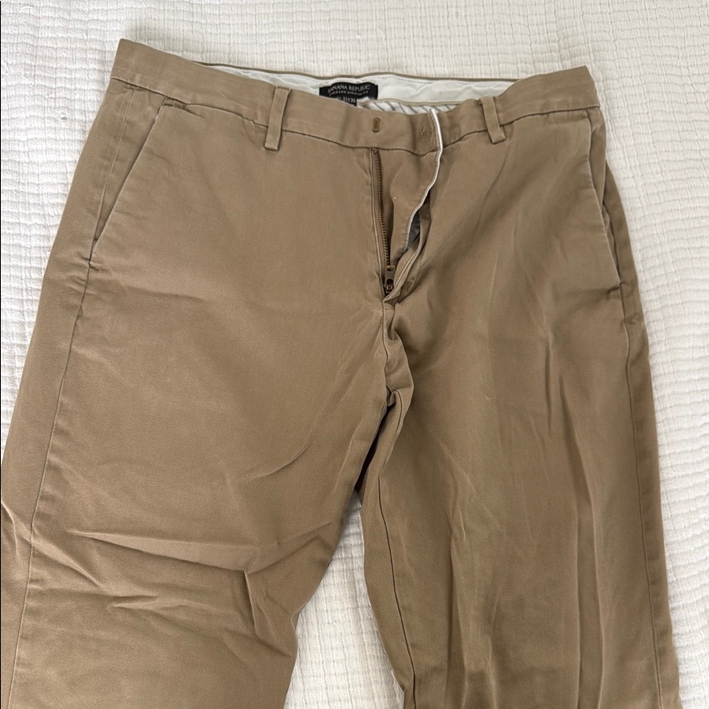 Tan Chinos with Straight Fit and Cotton Fabric